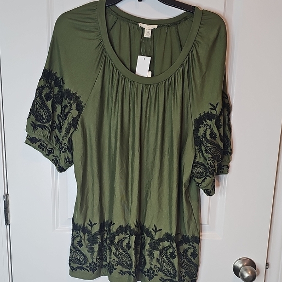 Cupio Tops - Cupio Olive Top with Black Embroidery